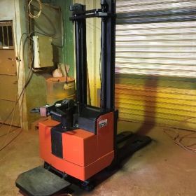 Παλετοφόρο Πεζού Χειριστή BT