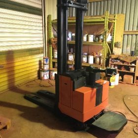 Παλετοφόρο Πεζού Χειριστή BT