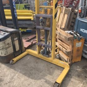 Καρότσι ανύψωσης Βαρελιών