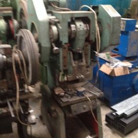 Κρουστική Πρέσα