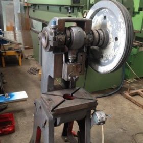 Πρέσα Κρουστική ΒΟΥΓΙΟΥΚΑ