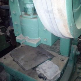 Πρέσα κρουστική ’00 