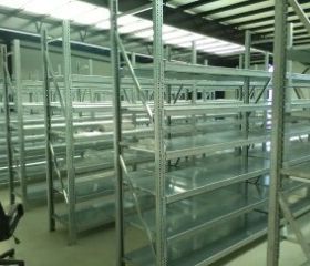 Ράφια ημιβαρέως τύπου 