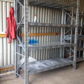 Ράφια ημιβαρέως τύπου 