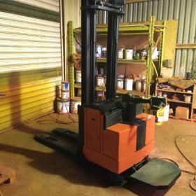 Παλετοφόρο Πεζού Χειριστή BT 