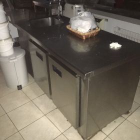 Ψυγείο με Γούρνα Νεροχύτη