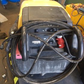 Πιεστικό Ζεστού και κρύου Karcher