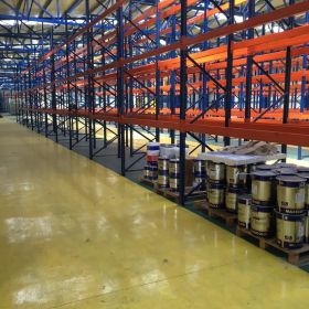 Πωλούνται Ράφια Παντώς Τύπου