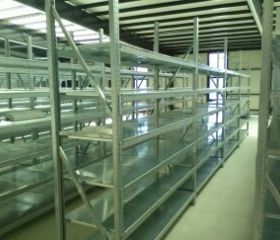 Πωλούνται Ράφια Παντώς Τύπου