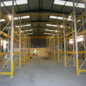 Πωλούνται Ράφια Παντώς Τύπου