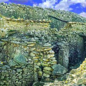 Οικόπεδο με πετρόχτιστα κτίσματα 125 τ.μ. Κουσουναρι, Λογοθετιανικα, Κυθηρα